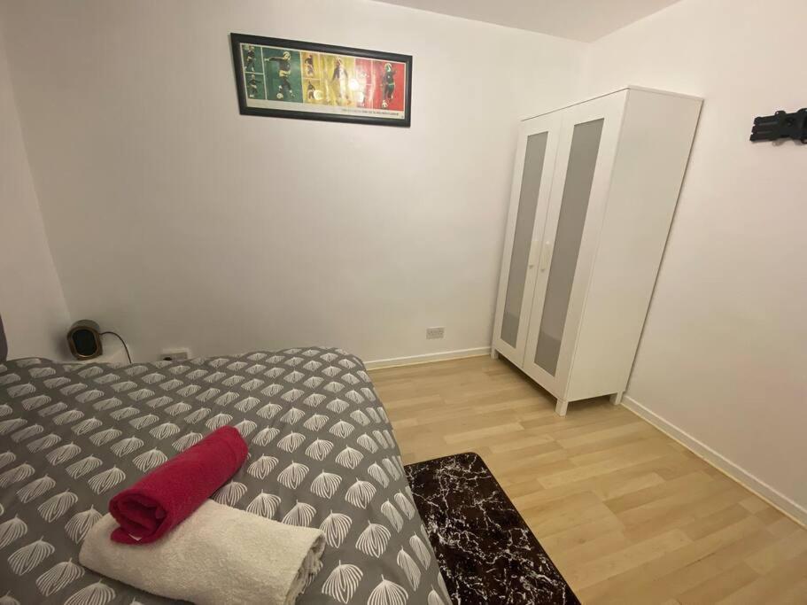 2 Bedroom Flat Camberwell Grove Лондон Екстериор снимка