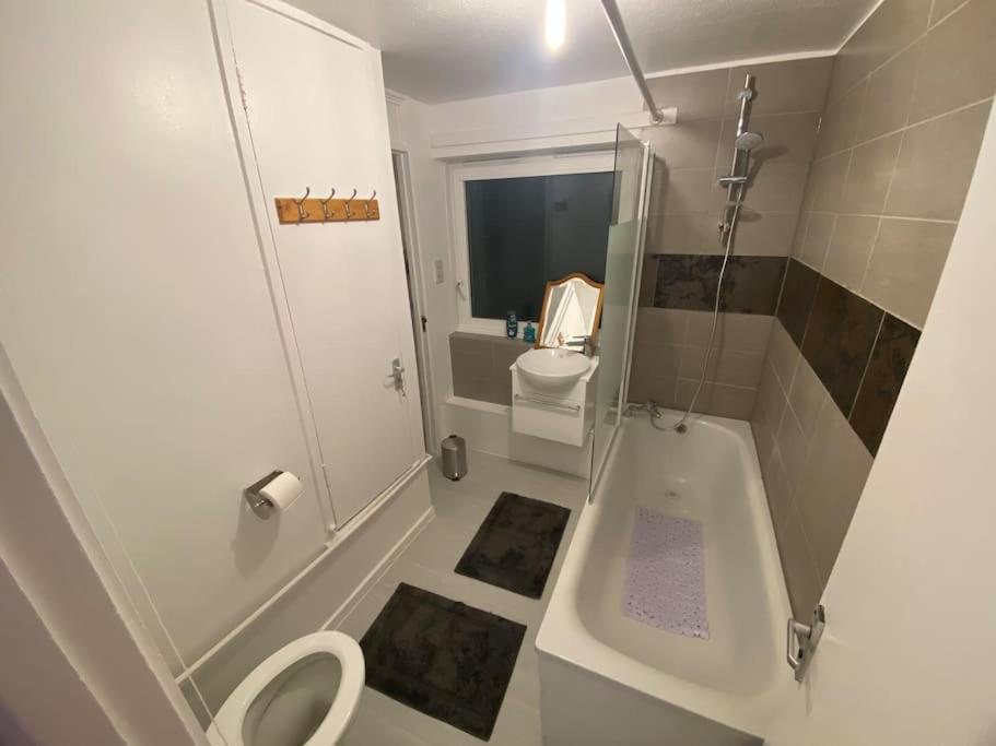 2 Bedroom Flat Camberwell Grove Лондон Екстериор снимка
