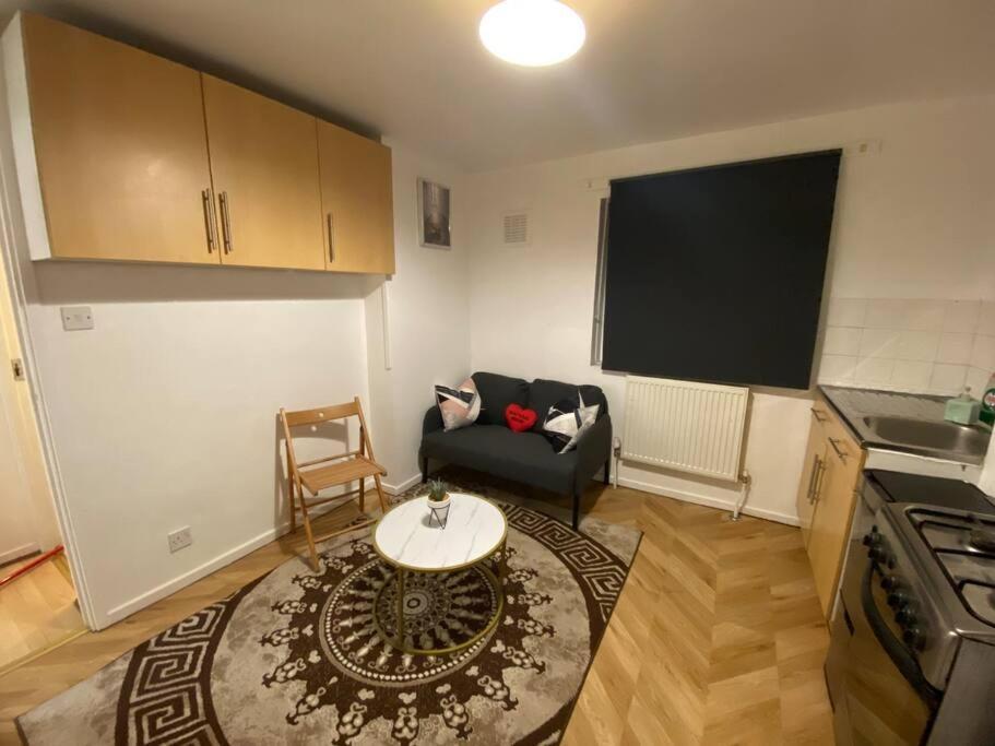 2 Bedroom Flat Camberwell Grove Лондон Екстериор снимка